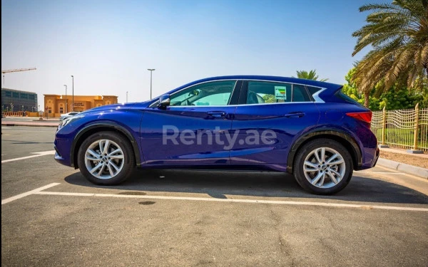 Infiniti Q30