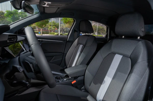 Black Audi A3, 2025 Photo 7