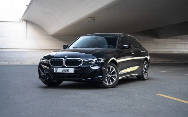 Black BMW 318i, 2025 Photo 1