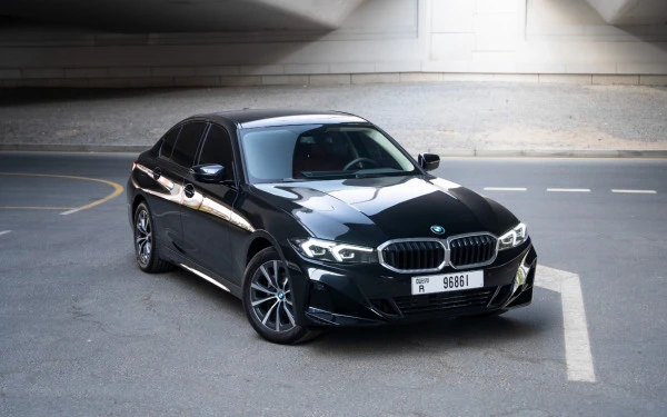 Black BMW 318i, 2025 Photo 5
