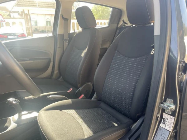 White Chevrolet Spark, 2020 Photo 4