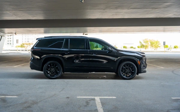 Black Chevrolet Traverse, 2025 Photo 3