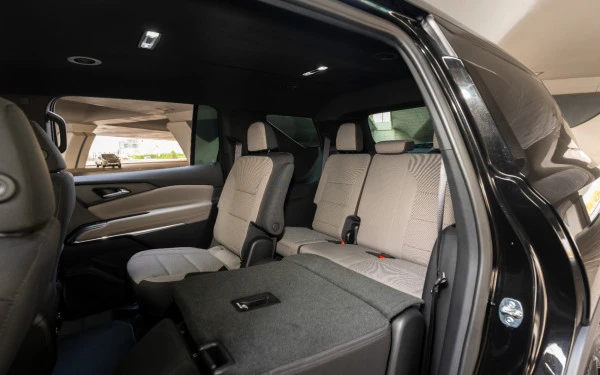 Black Chevrolet Traverse, 2025 Photo 9