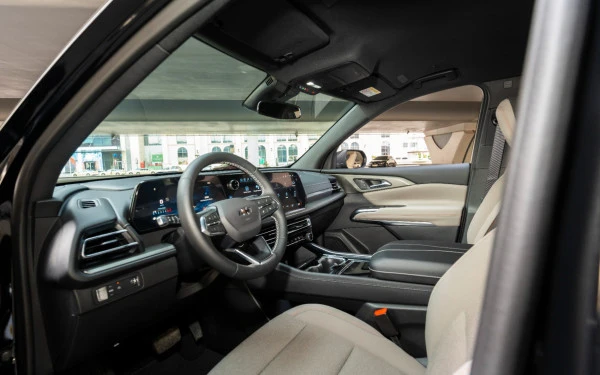 Black Chevrolet Traverse, 2025 Photo 10