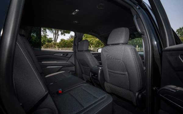 Black Chevrolet Traverse, 2026 Photo 6
