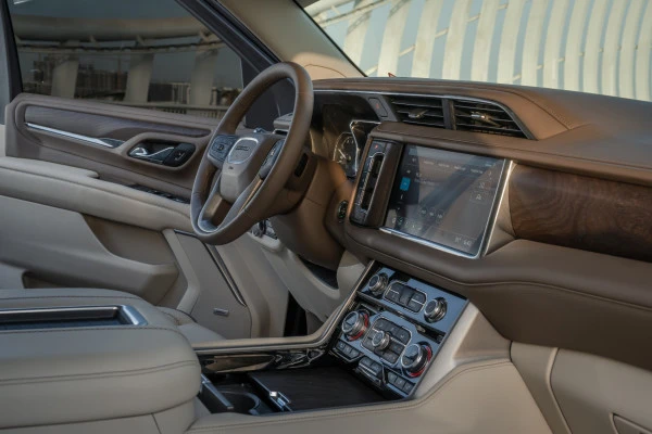 Black GMC Yukon Denali, 2021 Photo 3