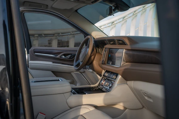 Black GMC Yukon Denali, 2021 Photo 4