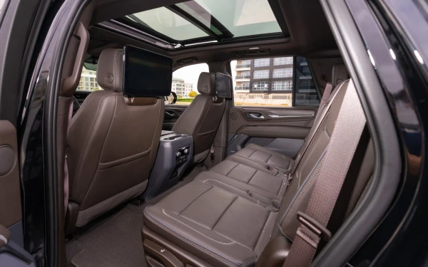 Black GMC Yukon Denali, 2024 Photo 6