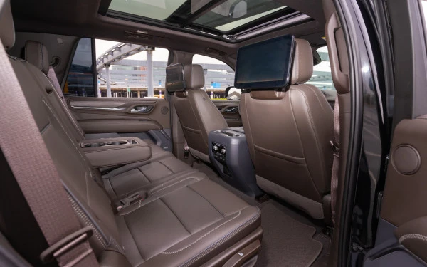 Black GMC Yukon Denali, 2024 Photo 7