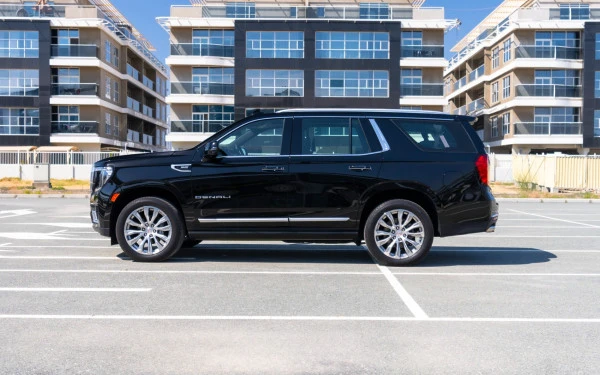 Black GMC Yukon Denali, 2024 Photo 4