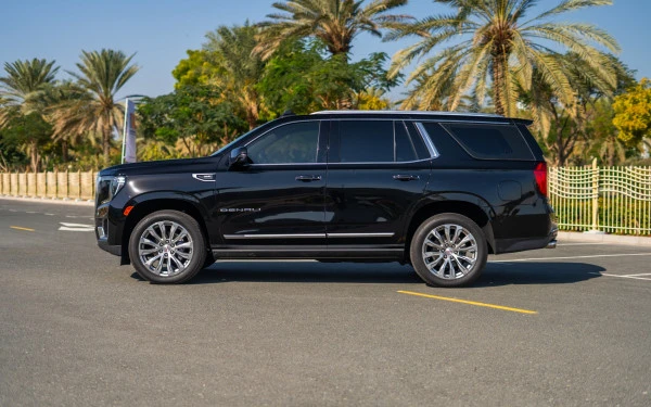 Black GMC Yukon Denali, 2024 Photo 4