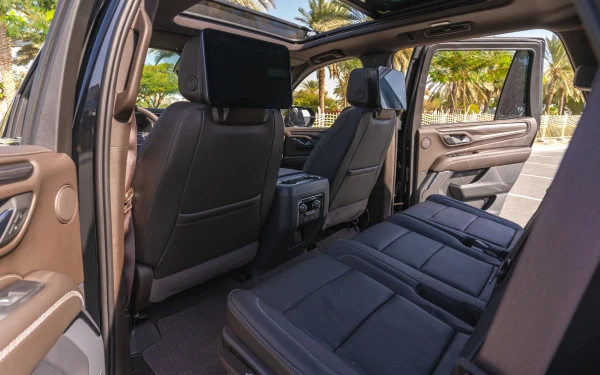 Black GMC Yukon Denali, 2024 Photo 5