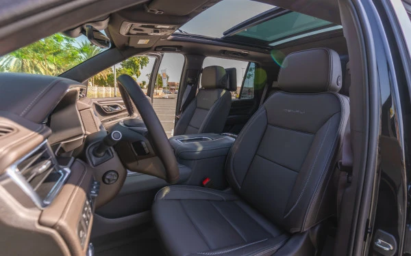 Black GMC Yukon Denali, 2024 Photo 6