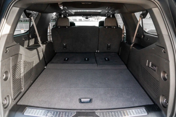 Black GMC Yukon Denali, 2021 Photo 5