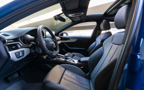 Blue Audi A4, 2024 Photo 6