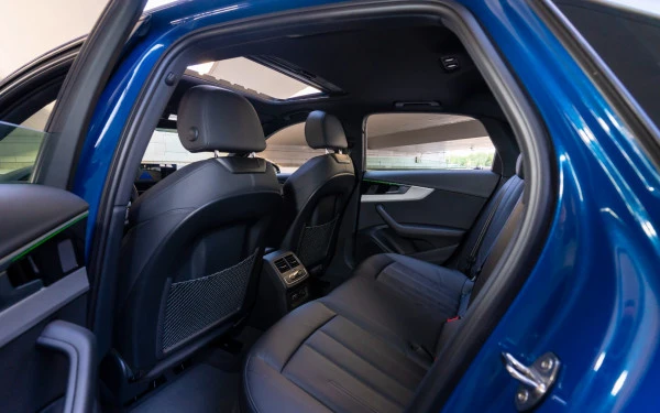Blue Audi A4, 2024 Photo 8