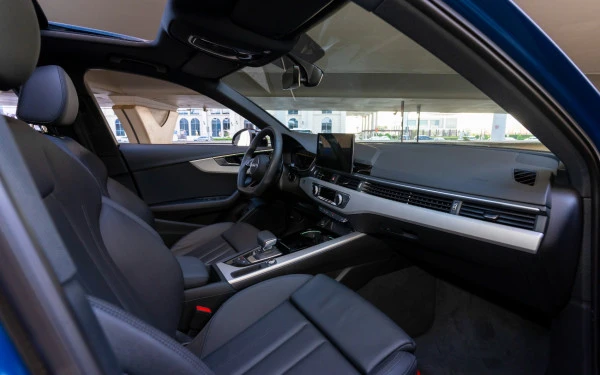 Blue Audi A4, 2024 Photo 9