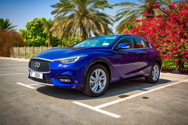 Blue Infiniti Q30, 2019 Photo 1