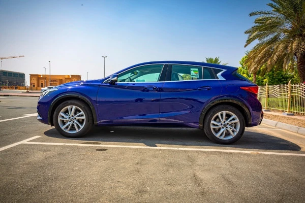 Blue Infiniti Q30, 2019 Photo 2