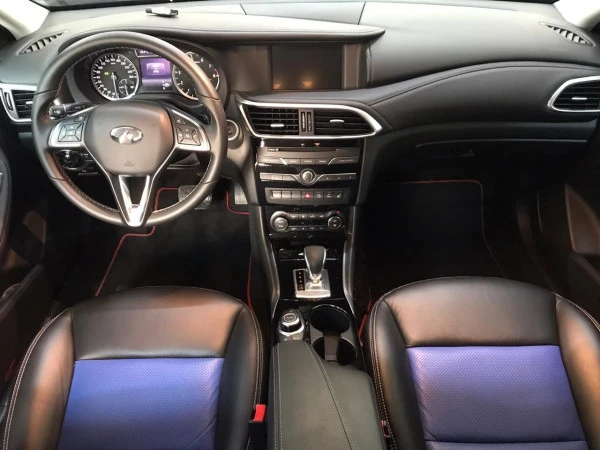 Blue Infiniti Q30, 2019 Photo 3