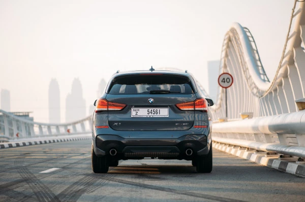 Dark Grey BMW X1, 2021 Photo 2