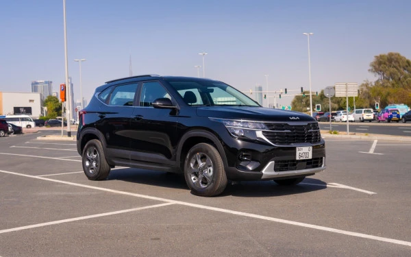 Black KIA Seltos, 2024 Photo 2