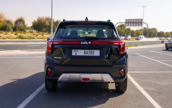 Black KIA Seltos, 2024 Photo 5
