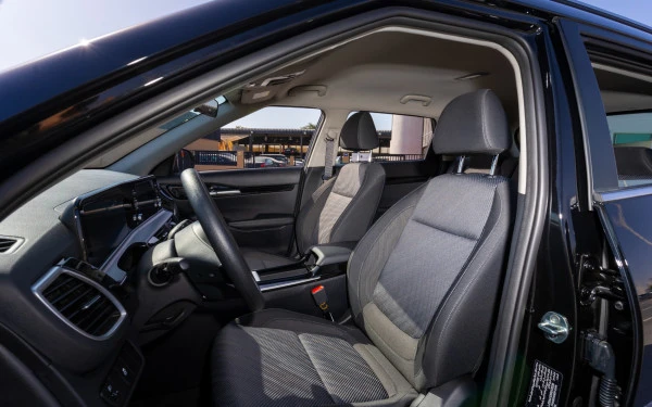 Black KIA Seltos, 2024 Photo 7