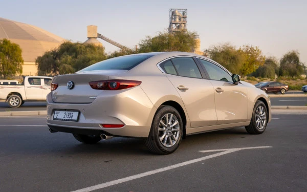 Gold Mazda 3, 2024 Photo 3