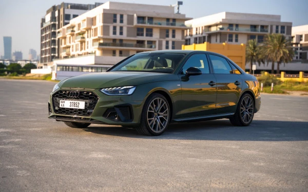 Green Audi A4, 2024 Photo 2