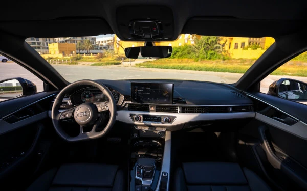 Green Audi A4, 2024 Photo 9