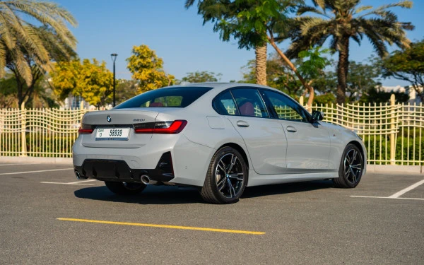 Grey BMW 320i, 2024 Photo 3