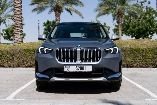Grey BMW X1, 2024 Photo 1