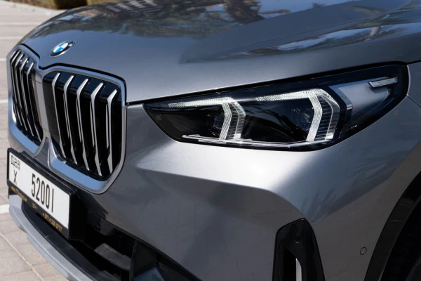 Grey BMW X1, 2024 Photo 2