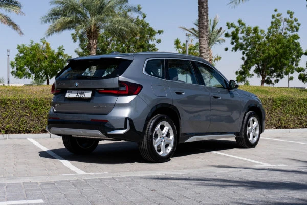 Grey BMW X1, 2024 Photo 4