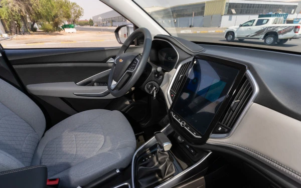 Grey Chevrolet Captiva, 2024 Photo 6