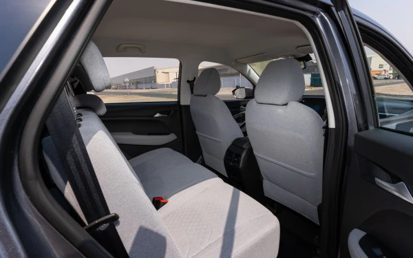 Grey Chevrolet Captiva, 2024 Photo 8