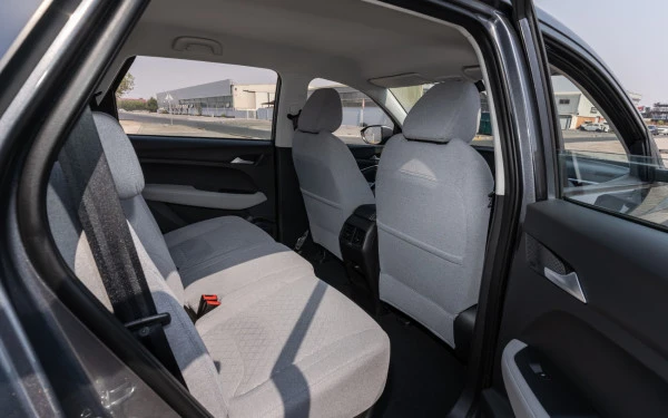 Grey Chevrolet Captiva, 2024 Photo 7