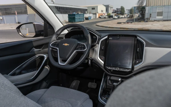 Grey Chevrolet Captiva, 2024 Photo 8