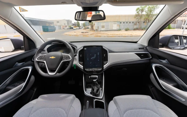 Grey Chevrolet Captiva, 2024 Photo 5