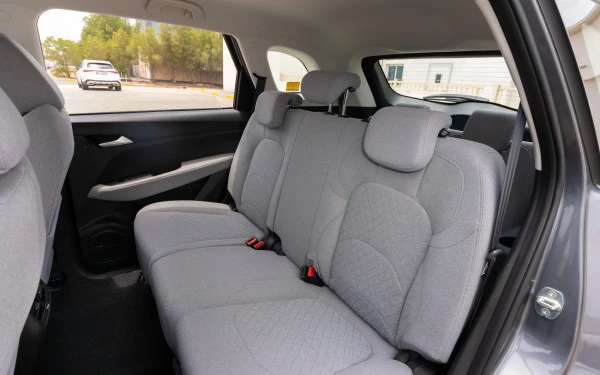 Grey Chevrolet Captiva, 2024 Photo 6