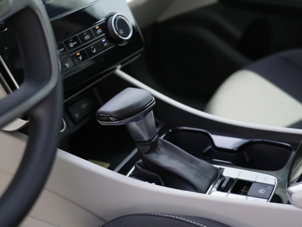 Grey Hyundai Tucson, 2023 Photo 2