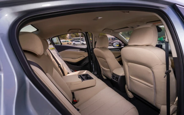 Grey Mazda 6, 2024 Photo 10