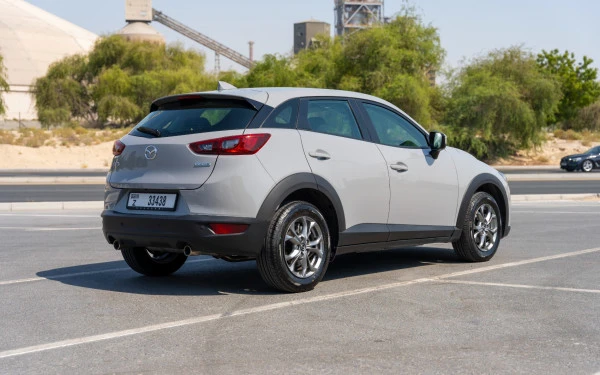 Grey Mazda CX3, 2024 Photo 4