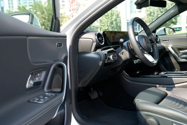 Grey Mercedes A180, 2023 Photo 9