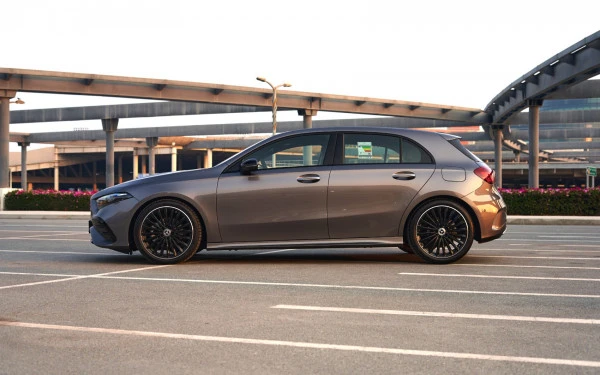 Grey Mercedes A200, 2024 Photo 3