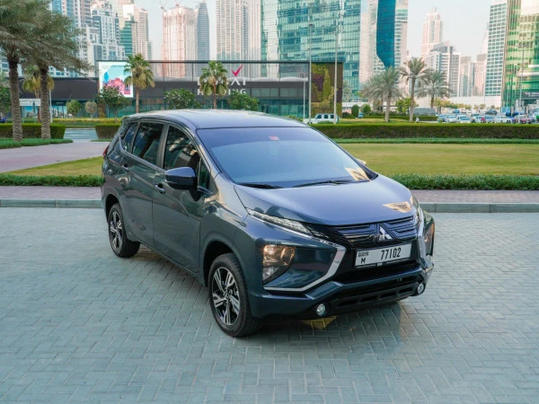 Grey Mitsubishi Xpander, 2022 Photo 1