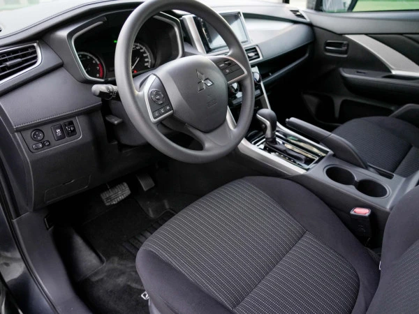 Grey Mitsubishi Xpander, 2022 Photo 4