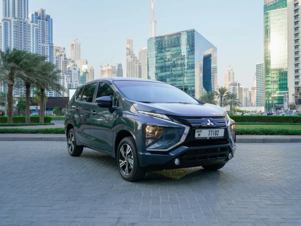 Grey Mitsubishi Xpander, 2022 Photo 9