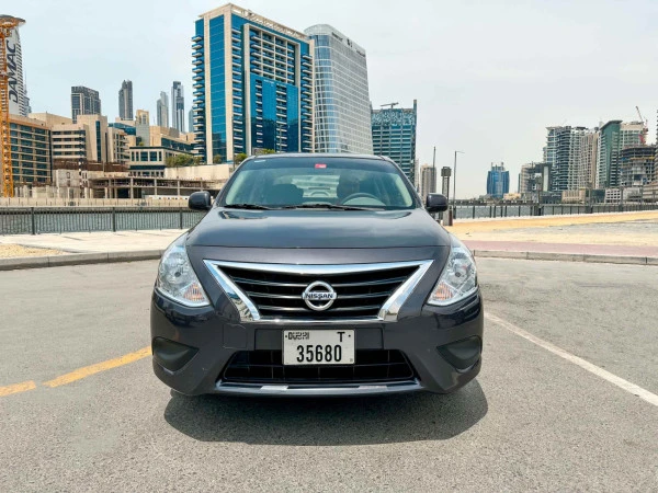 Grey Nissan Sunny, 2022 Photo 1